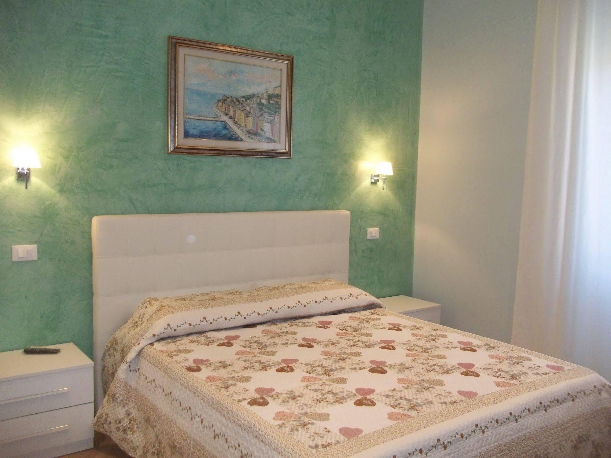 Guest House Le Tre Spezie La Spezia Exterior photo