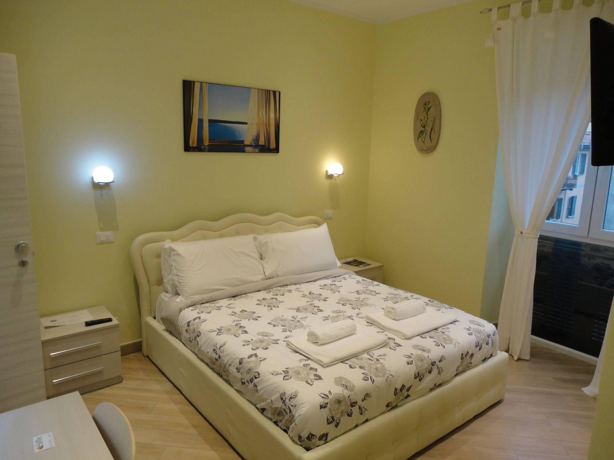 Guest House Le Tre Spezie La Spezia Exterior photo